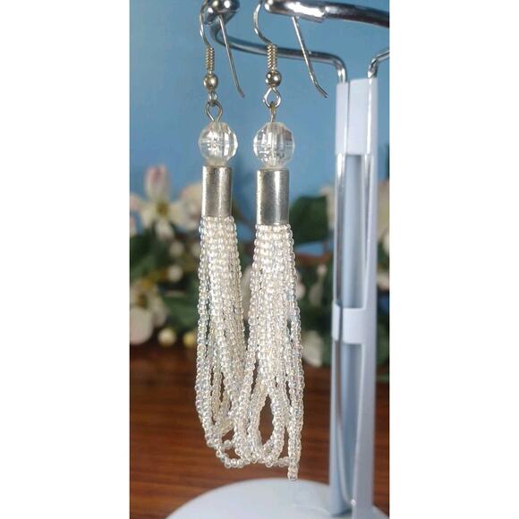 Dazzling Beautiful Dangle Drop Seed Beaded Pierced Earrings Clear Translucent - Picture 7 of 7